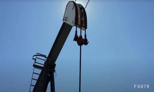 特朗普与普京同意再会晤，乌克兰局势急转直下，油价大跌创逾五个月新低