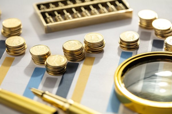 沪指再度跌破3900点，机构：短期震荡不改慢牛长牛格局