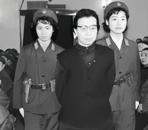 江青被判刑后，为何徐帅站出来坚决反对？最终保住江青一命
