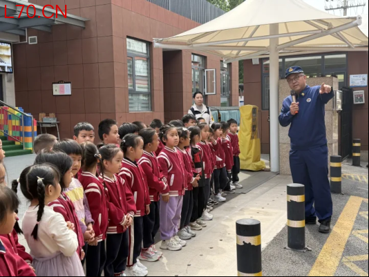 淄博市淄川区柳泉幼儿园：开展走进消防课堂 筑牢安全防线活动